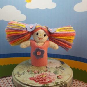 muñeca carolina Arcoiris para dedo - Mundo Carolinas