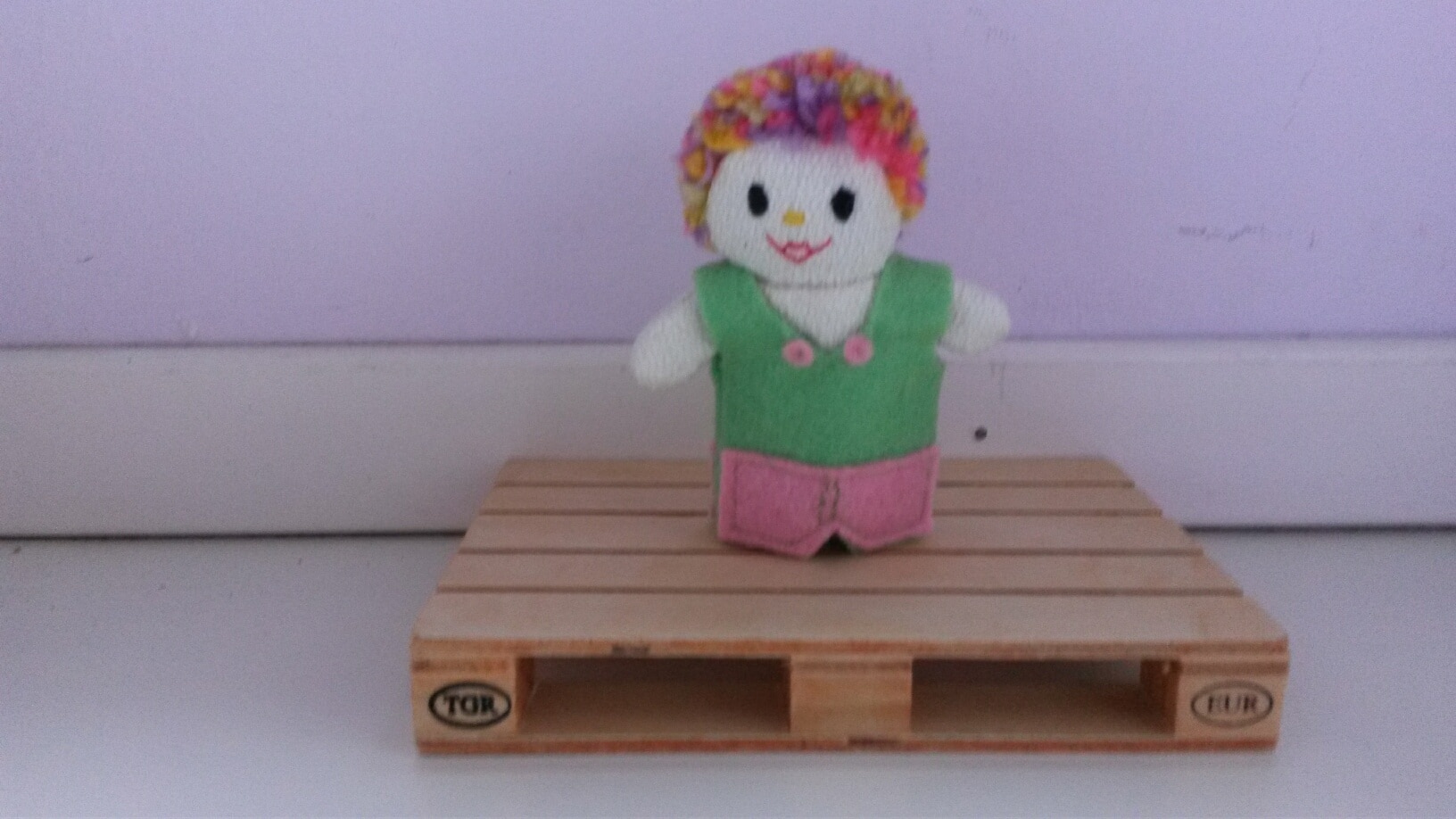 muñeco pepín Arcoiris para dedo - Mundo Carolinas