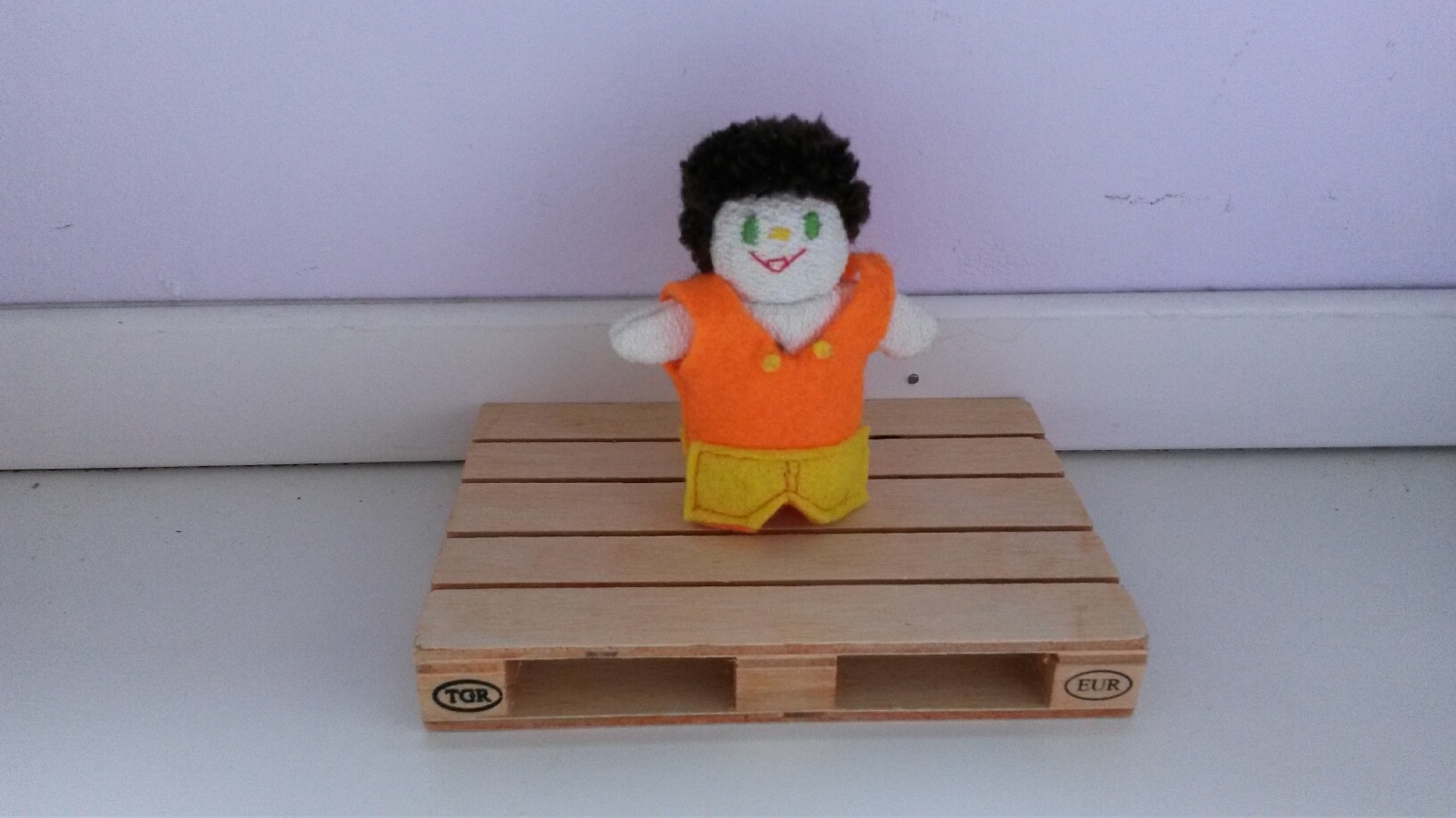 muñeco pepín Chocolate para dedo - Mundo Carolinas